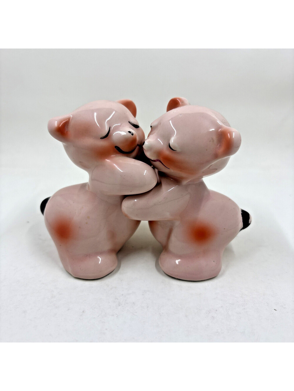 Vintage 1940's Van Tellingen Pink Bear Hug Hugging Salt & Pepper Shakers USA